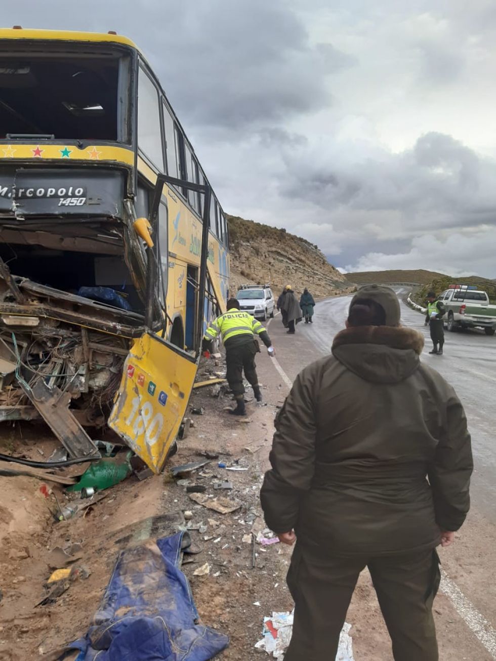 Dos personas fallecen en una colisión mortal en la vía Potosí - Oruro 