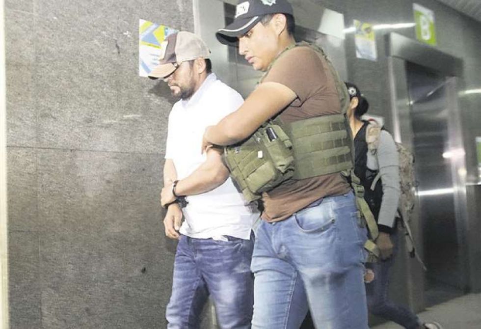Dictan arresto domiciliario para el hermano de Dora Vallejos
