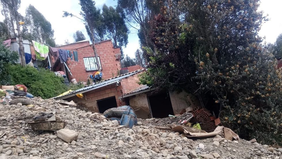 La Paz: una mazamorra deja un fallecido y a 12 familias sin vivienda