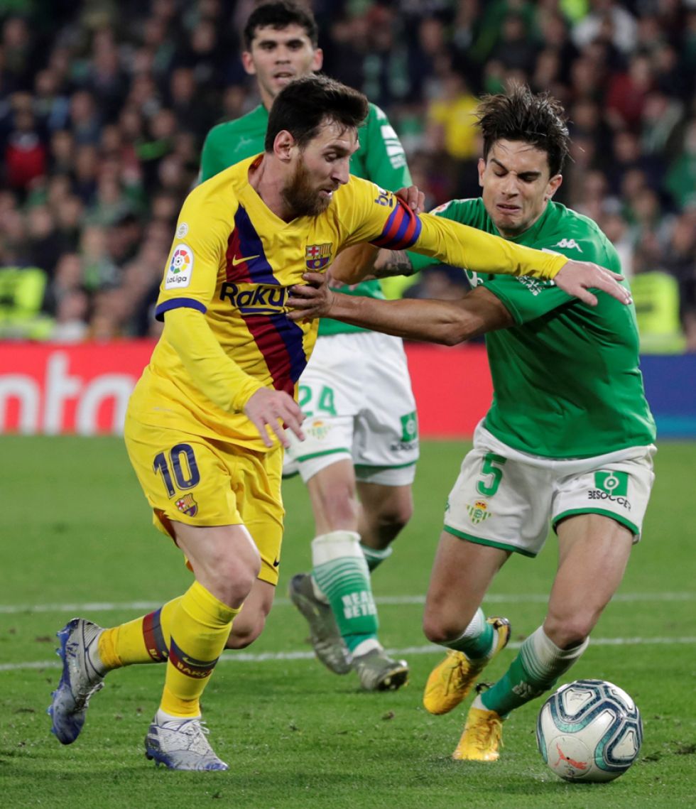 Barcelona se redime y aleja al Betis de Europa