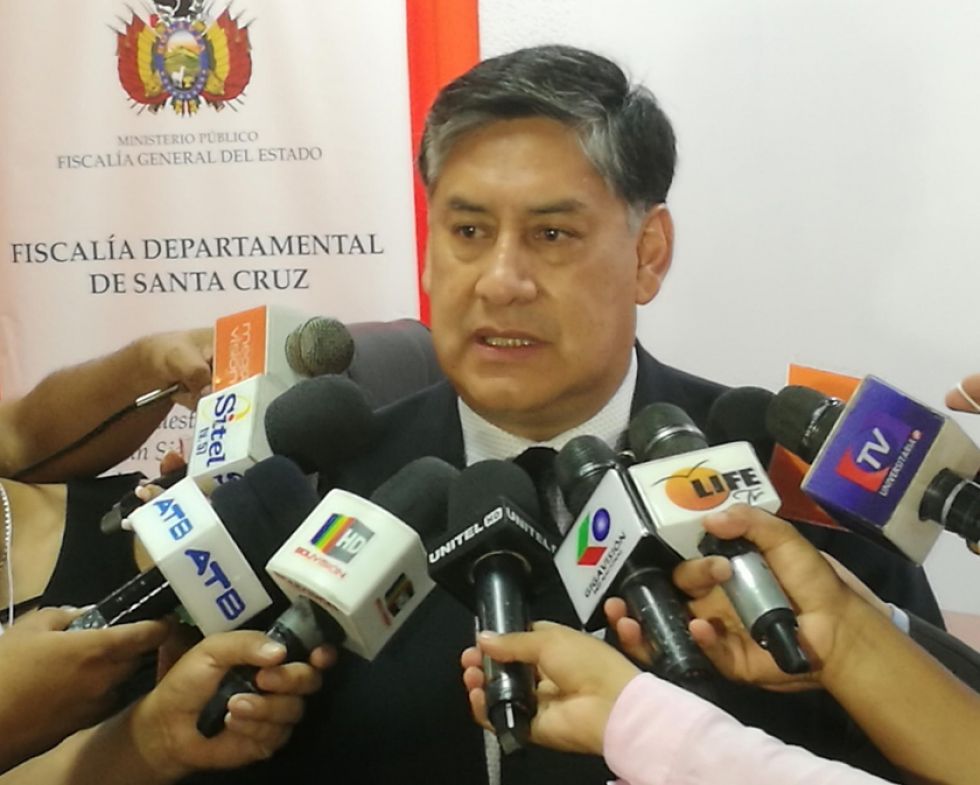 Legislativo admite juicio contra el fiscal general Juan Lanchipa 