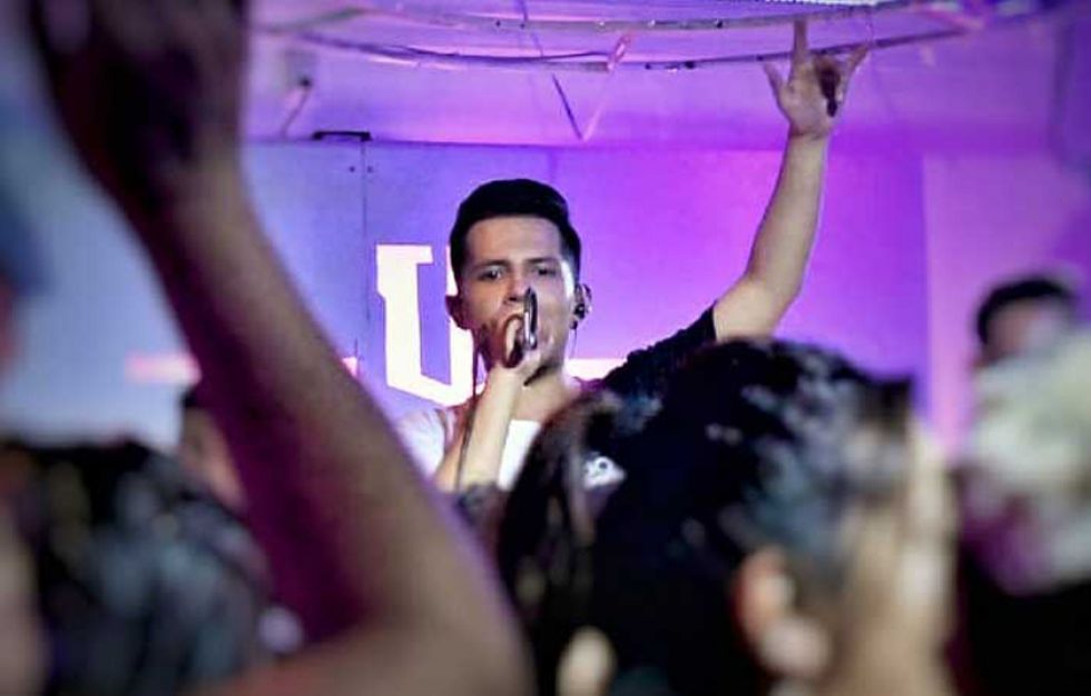Investigan como homicidio muerte del joven cantante
