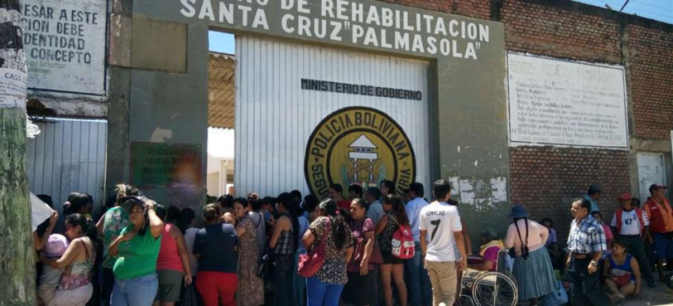 Trasladan a Palmasola a reo brasileño que activó una granada en un penal