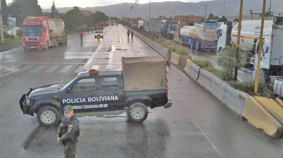 Cochabamba: suspenden salidas de buses al occidente por bloqueos