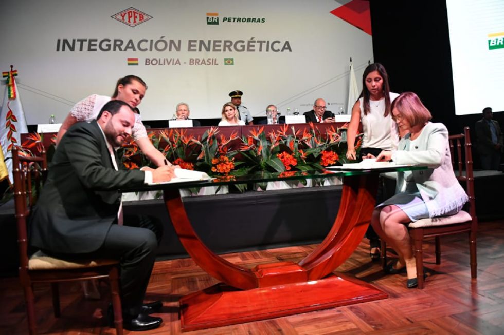 Bolivia venderá gas a Brasil por 6 años y recibirá $us 6.000 MM