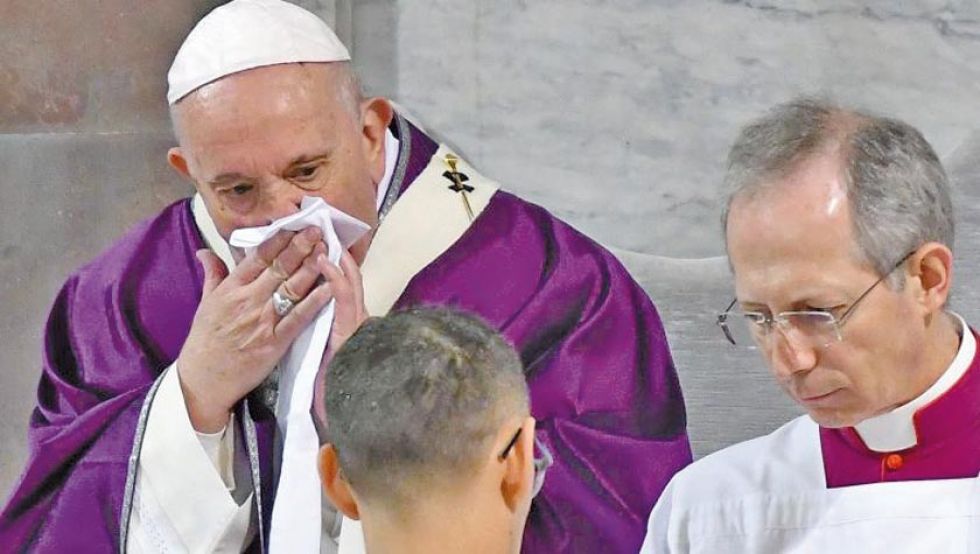 El Papa celebrará el rezo del ángelus y la audiencia por vídeo