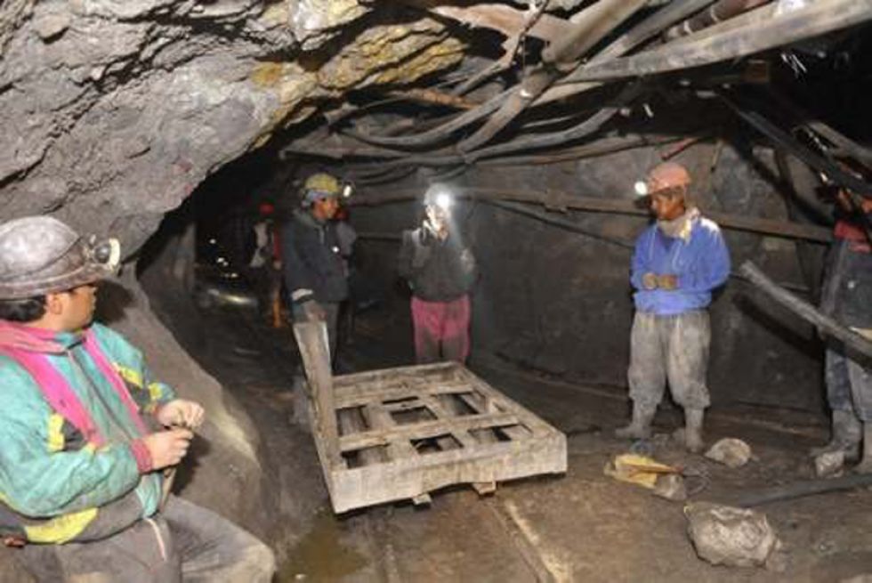Denuncian que Morales intentó liquidar a cooperativas mineras