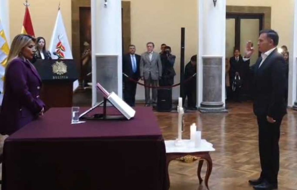 Vuelve López: Añez lo designa nuevamente como Ministro de Defensa