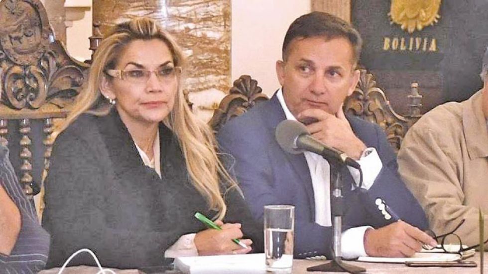 Jeanine Áñez “deja sin efecto” la designación de Fernando López