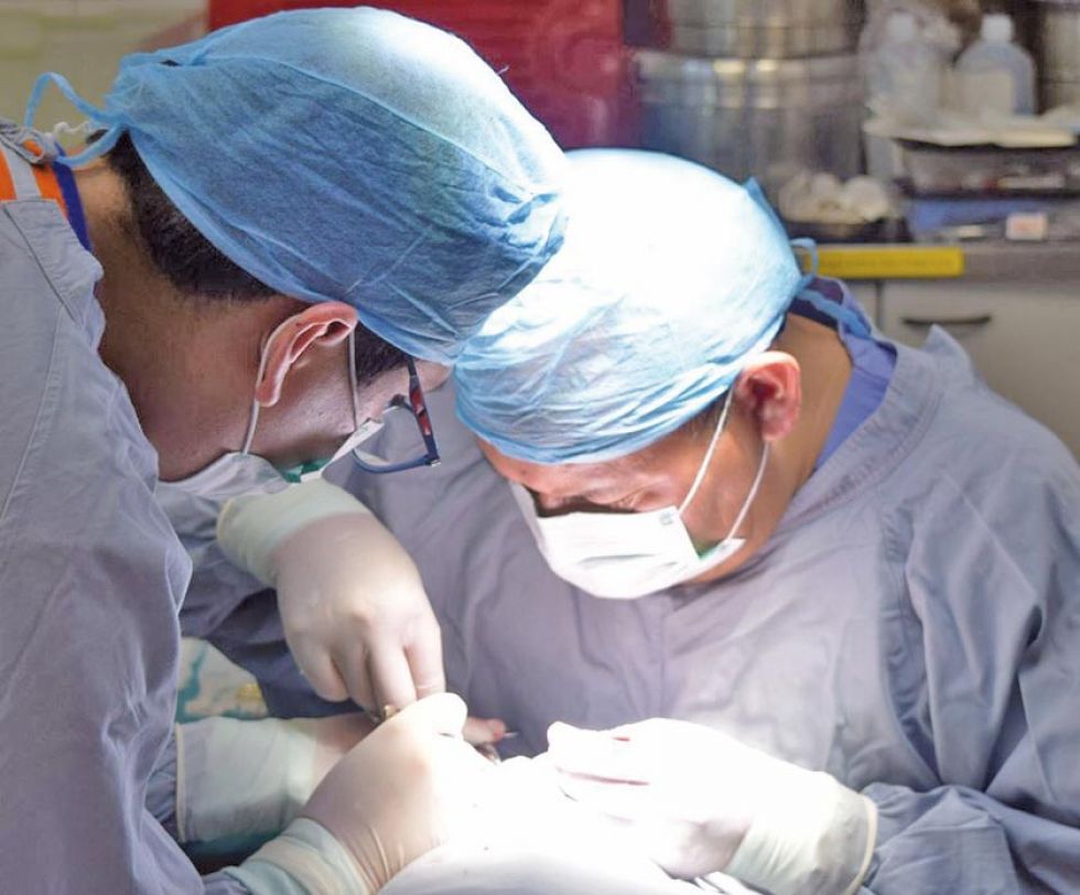 Hospital Bracamonte realizan cirugías de glaucoma