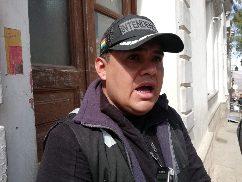 Intendencia cierra karaokes, discotecas y lenocinios por el coronavirus