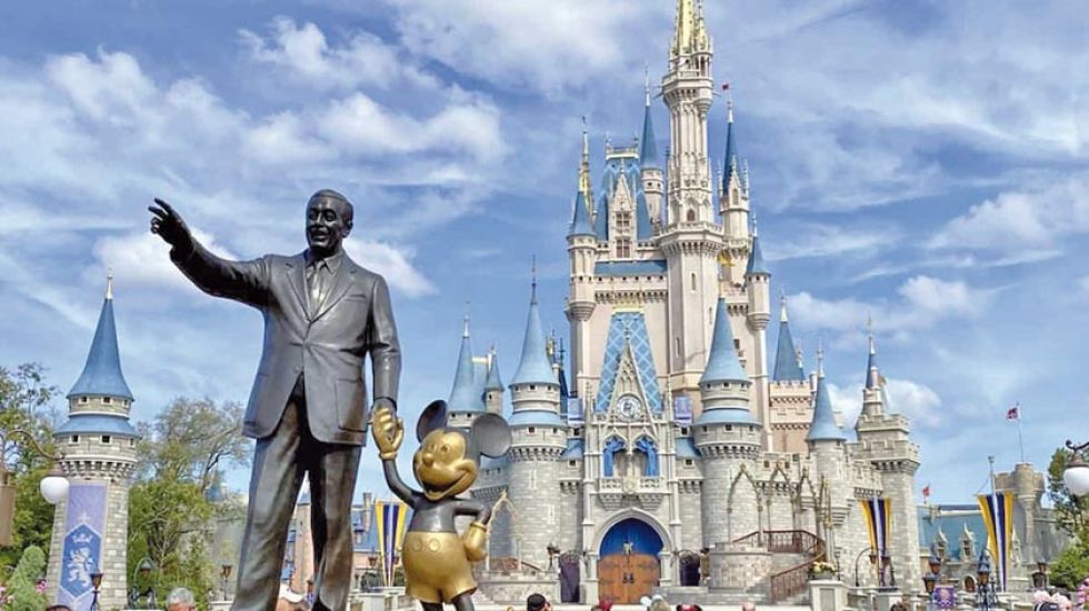 Disney cierra sus parques temáticos en todo el mundo