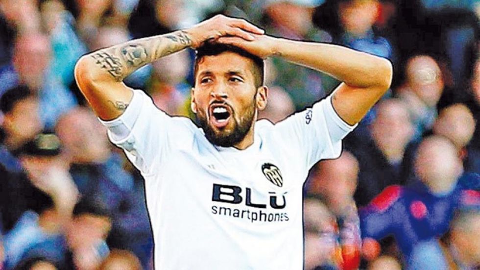Garay es el primer jugador de la Liga de España que da positivo a coronavirus