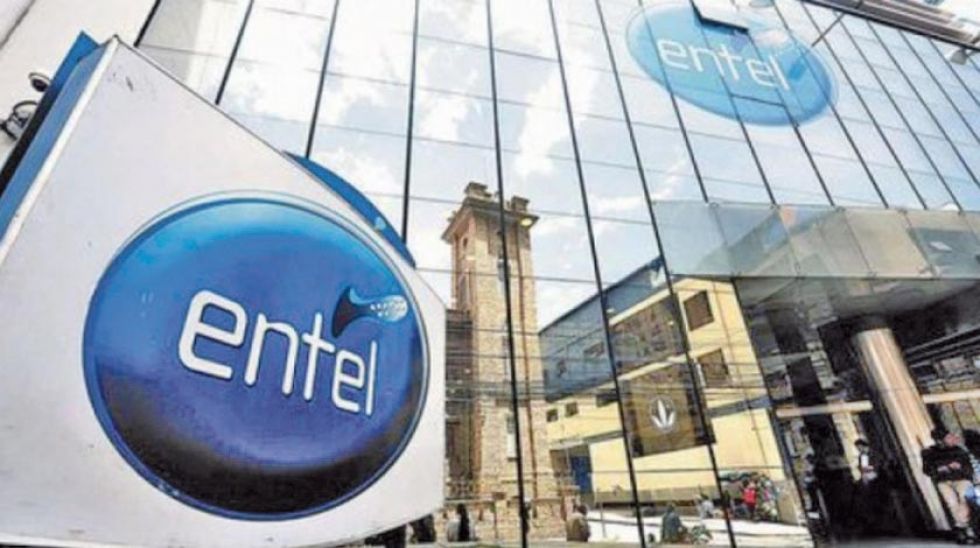 Dan detención domiciliaria para exfuncionaria de Entel