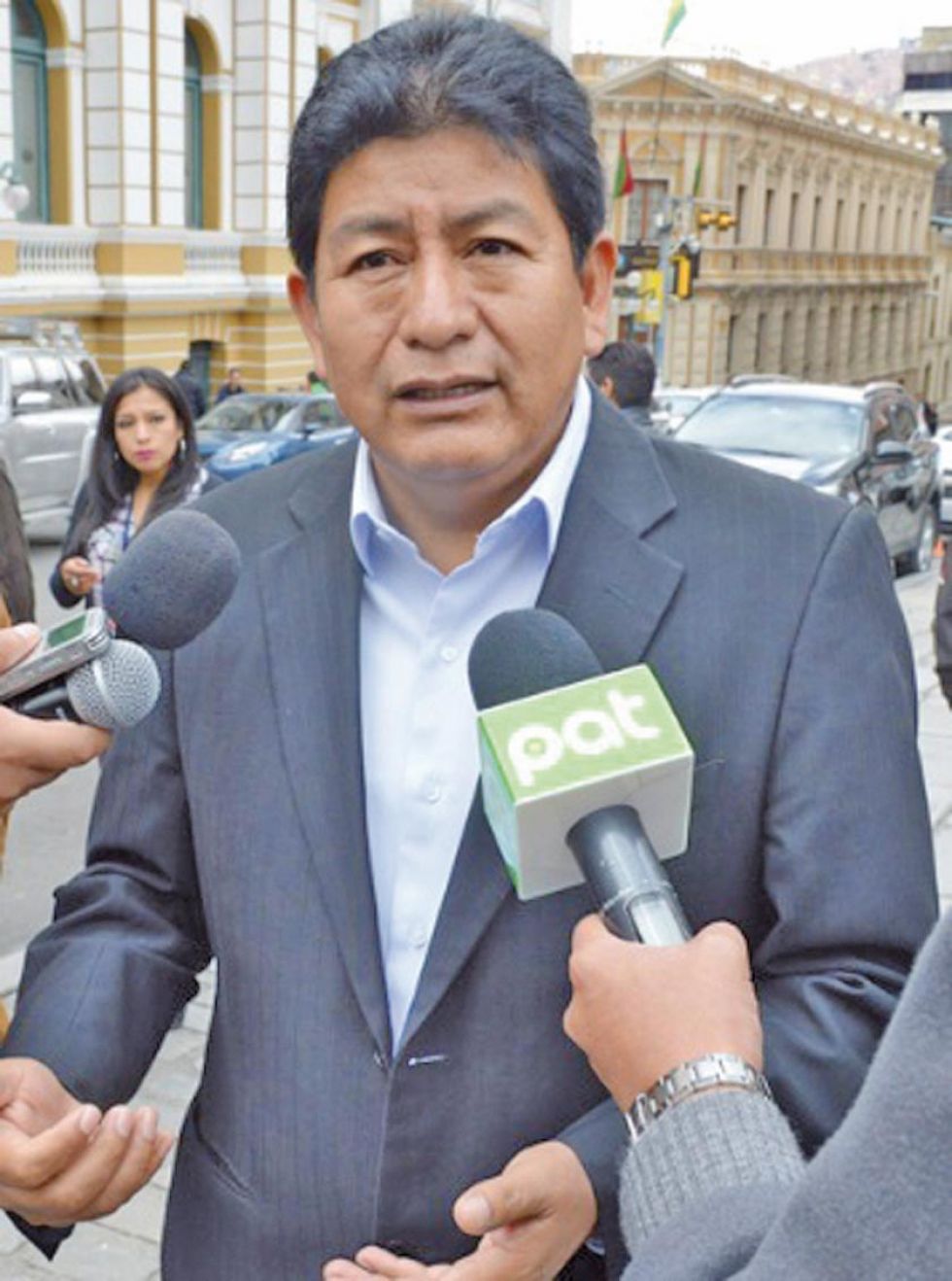 El MAS afirma que compras confidenciales son acto ilegal