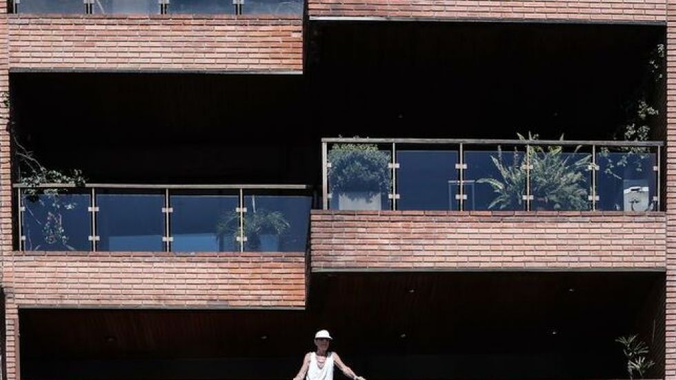 Argentina reporta dos nuevas muertes por coronavirus y refuerza los controles