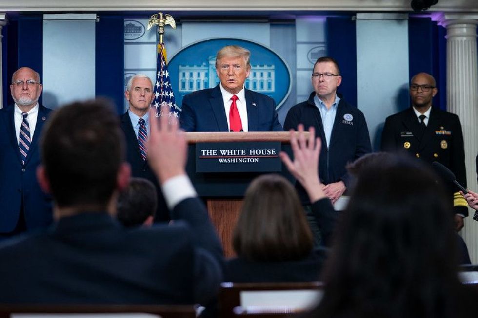Trump quiere "reabrir" la economía de EE.UU. el 12 de abril pese al COVID-19
