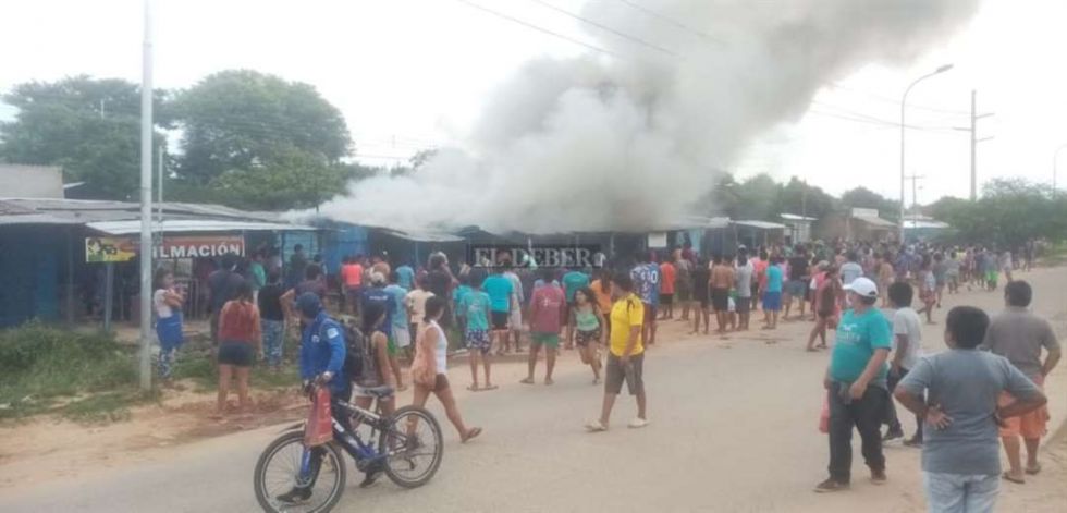 Santa Cruz: un incendio en un mercado del Plan 3.000 afecta a seis casetas