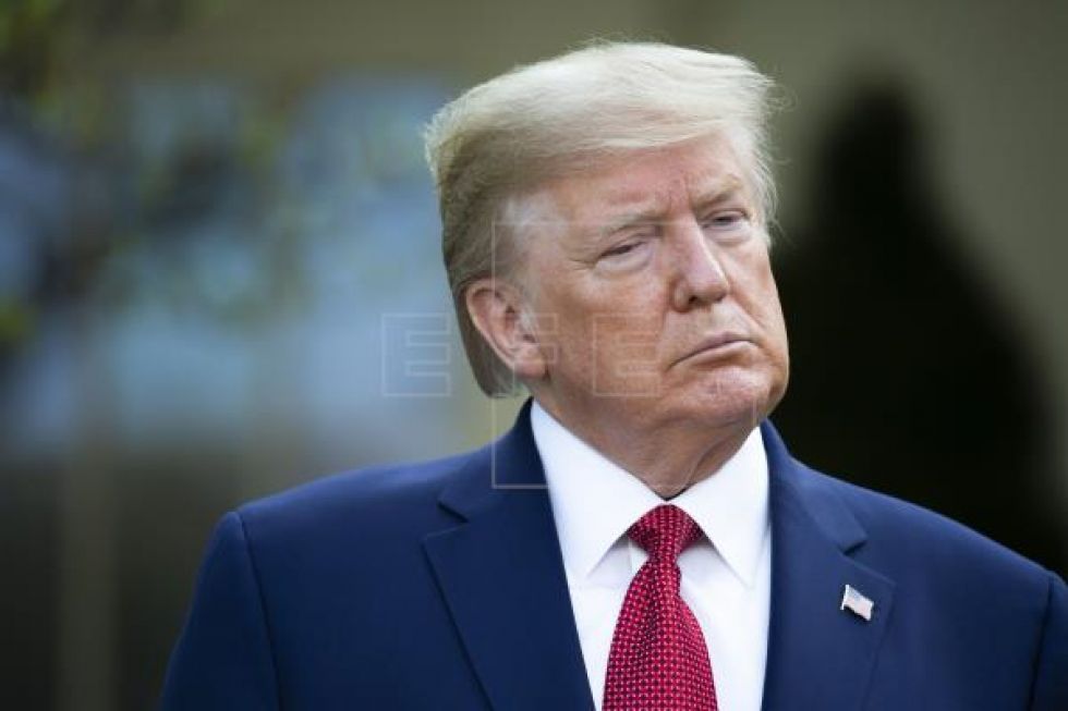 Trump pide a Putin promover una "transición" en Venezuela tras la salida de Rosneft