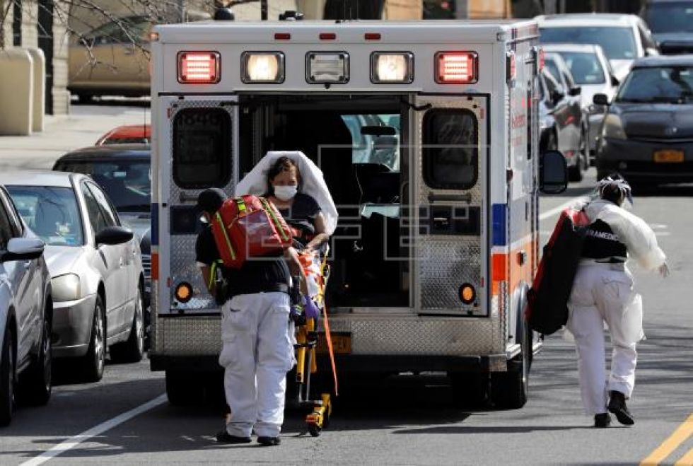 Nueva York, con 779 muertos, sufre otro récord de decesos, pero dice que la curva se aplana