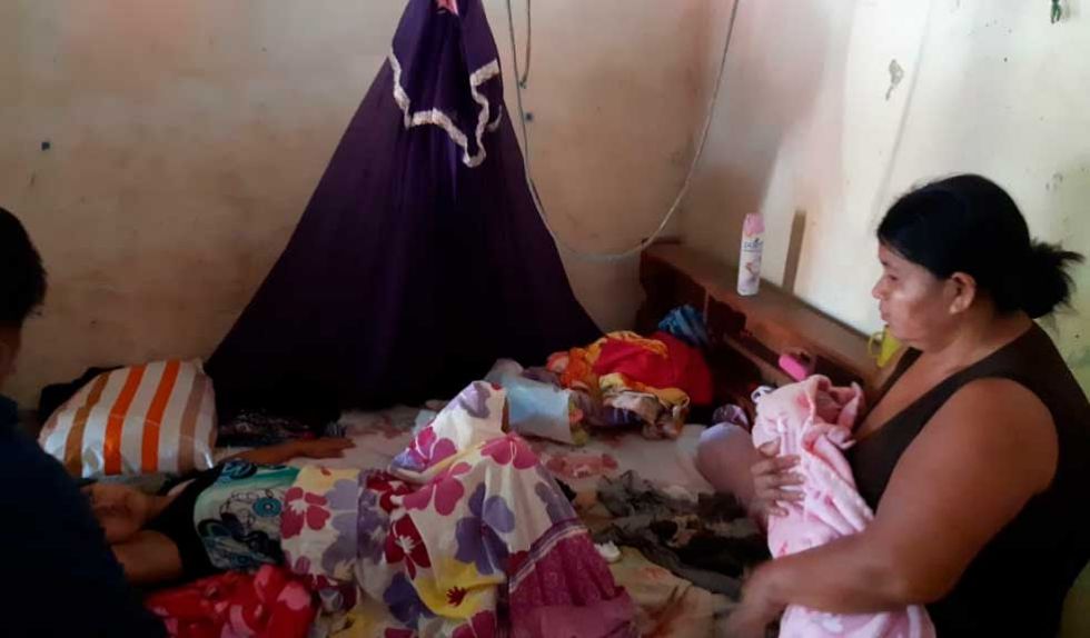 Mujer da a luz en su domicilio y es asistida por la Policía