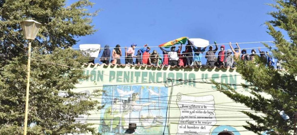 Policía retoma el control de la cárcel de Oruro tras motín de los privados de libertad