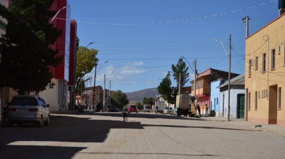 Casi todo un pueblo asistió al velorio y entierro de fallecido por COVID-19 en Oruro