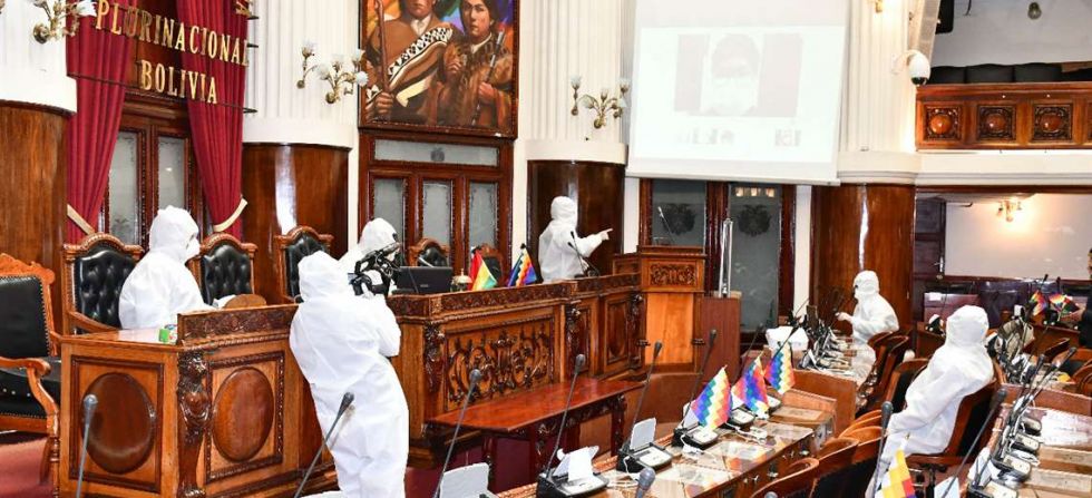 Profesionales de salud creen “indignante” que diputados usen mejores medidas de bioseguridad que ellos