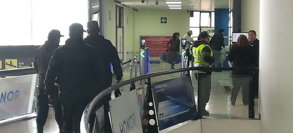 Sabsa amplía la suspensión de vuelos comerciales hasta el 30 de abril