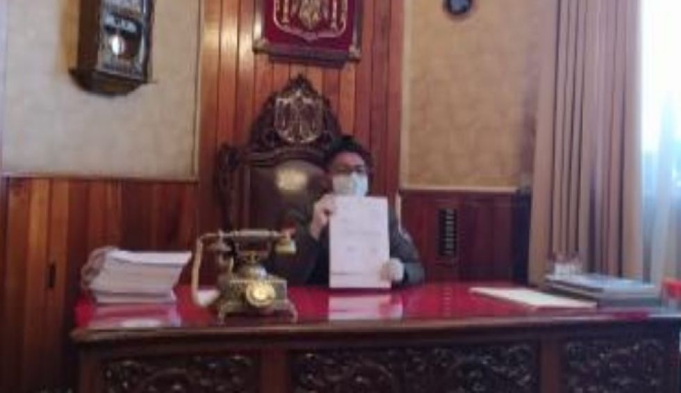 Alcalde de Potosí promulga ley para el horno crematorio