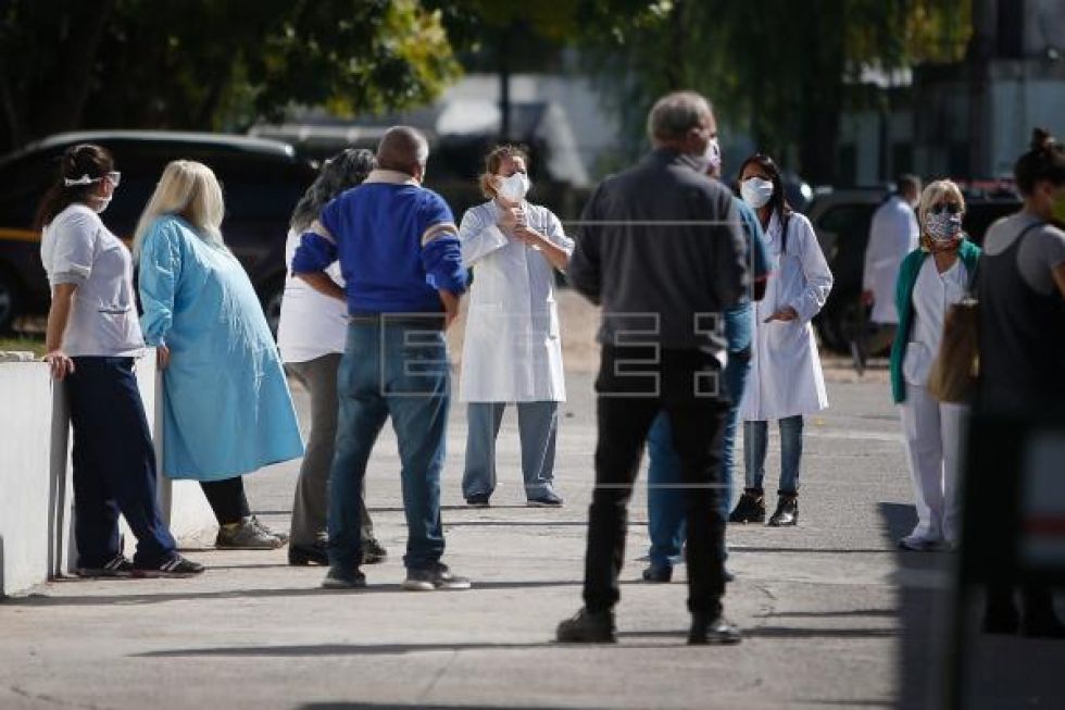 El 14 % de los contagiados por COVID-19 en Argentina son sanitarios