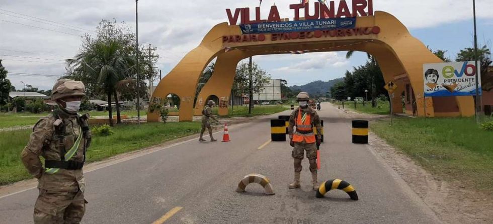 En Chapare los policías expulsados siguen en el puesto militar y los cocaleros culpan de la violencia al Ministerio de Gobierno