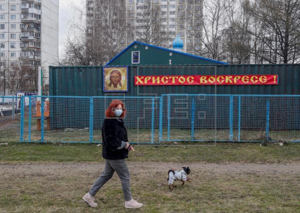Putin dice situación "está bajo control total" con casi 43.000 casos COVID-19