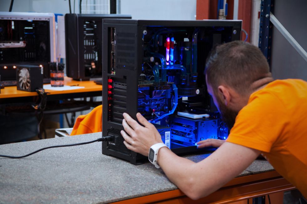 El teletrabajo demanda mucho de la computadora en cuarentena