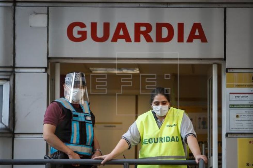 Argentina resalta logros tras un mes de cuarentena pero preocupa la economía