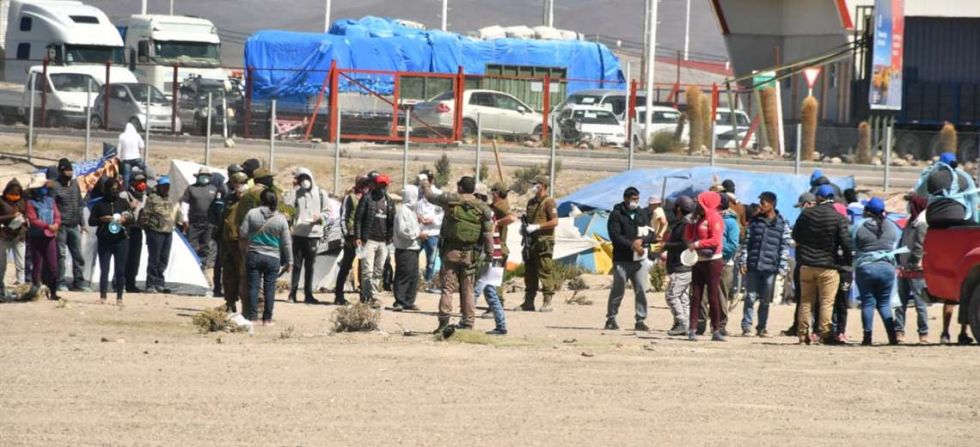 Bolivia y Chile acuerdan implementar espacios de cuarentena para 1.600 compatriotas