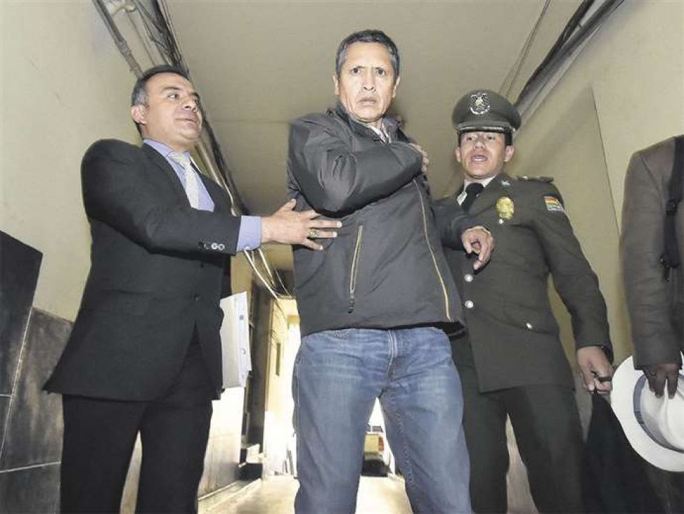 El extitular de la Dirección Aeronáutica Civil se beneficia con arresto domiciliario