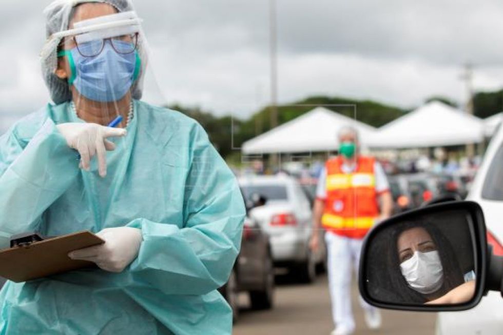 Brasil suma 165 muertes por COVID-19 y en total llega a 2.906, con 45.757 casos