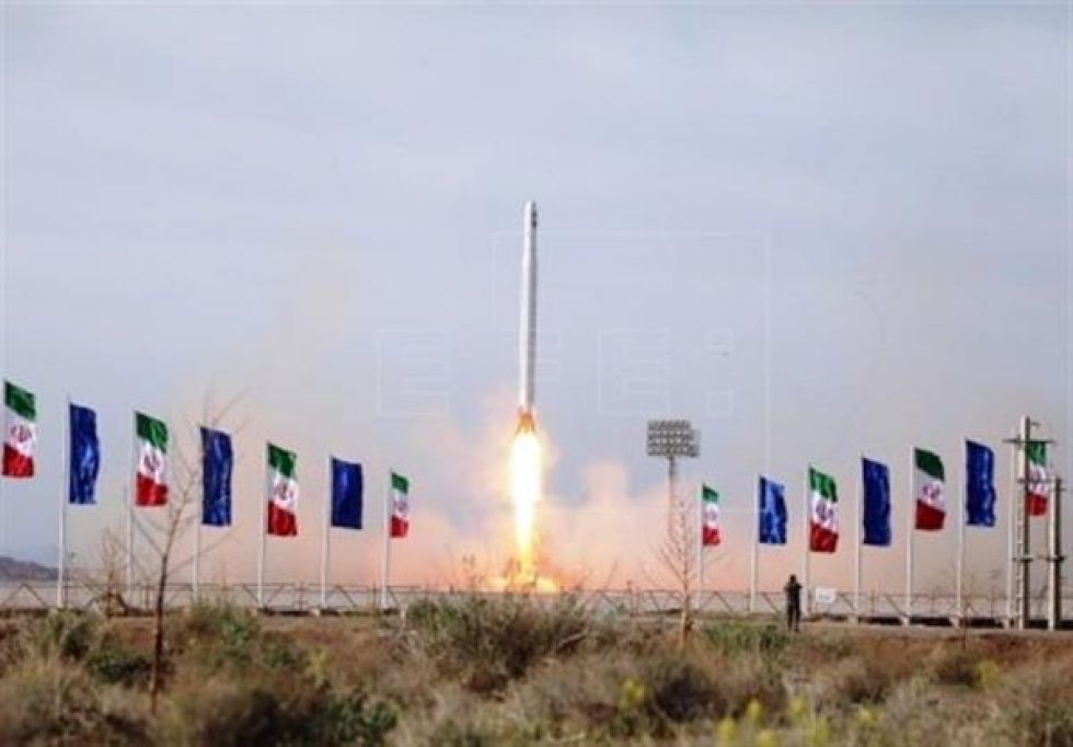Irán lanza con éxito su primer satélite militar para reforzar su defensa