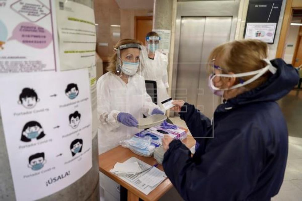 España: los fallecidos diarios por coronavirus suben ligeramente hasta los 378