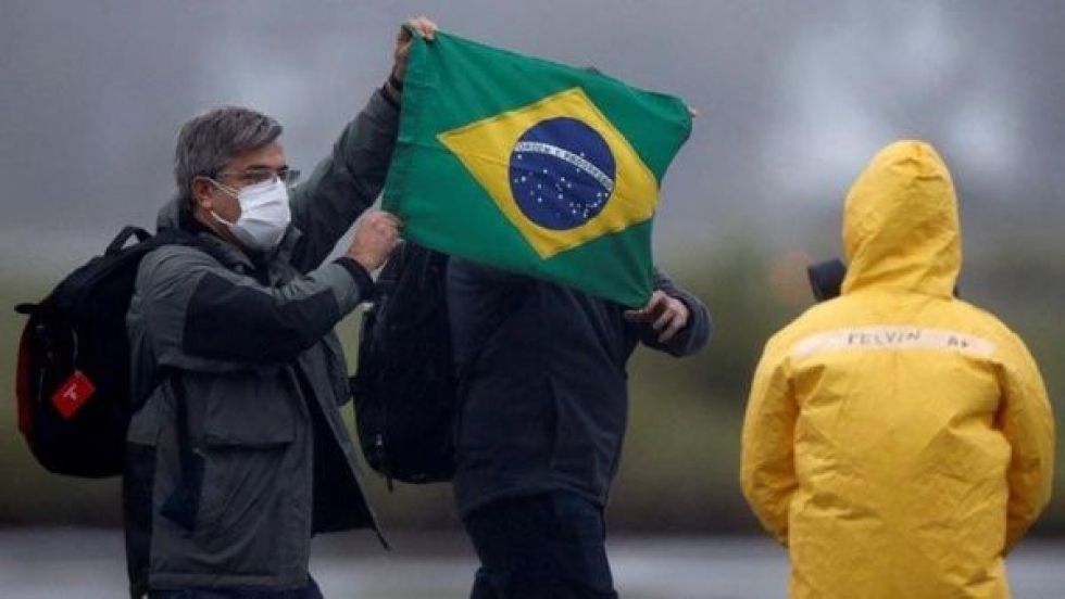 '¿Qué quieren que haga', responde Bolsonaro a subida de muertes por COVID-19