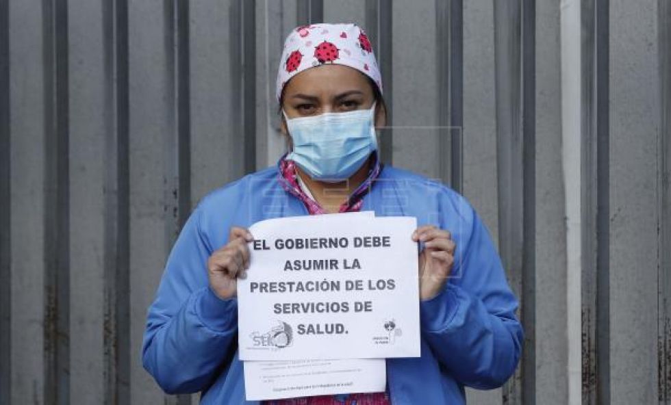 Médicos del hospital de Bogotá piden garantías laborales y mejor dotación