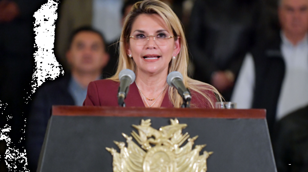 Añez acusa a Evo de llamar a elecciones en 90 días y califica la "ley" de atentado contra la salud y la vida