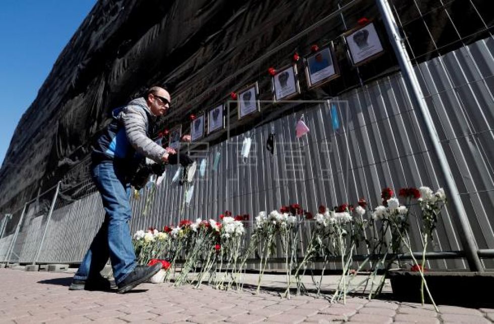 Los rusos encaran confinados las fiestas de mayo en medio de un aumento récord de casos