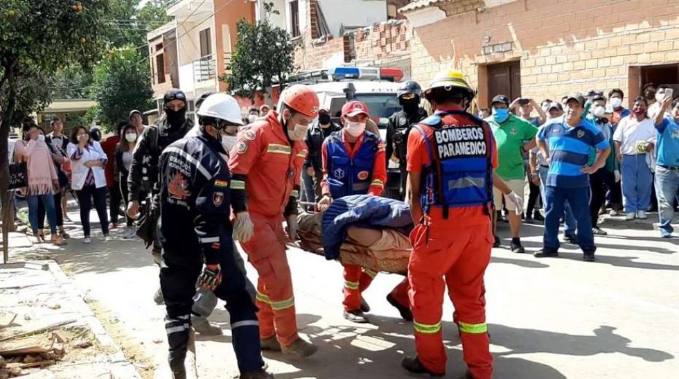 Muere albañil tras desplome de una casa antigua