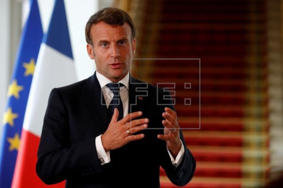 El plan de desescalada de Francia choca con la oposición del Senado