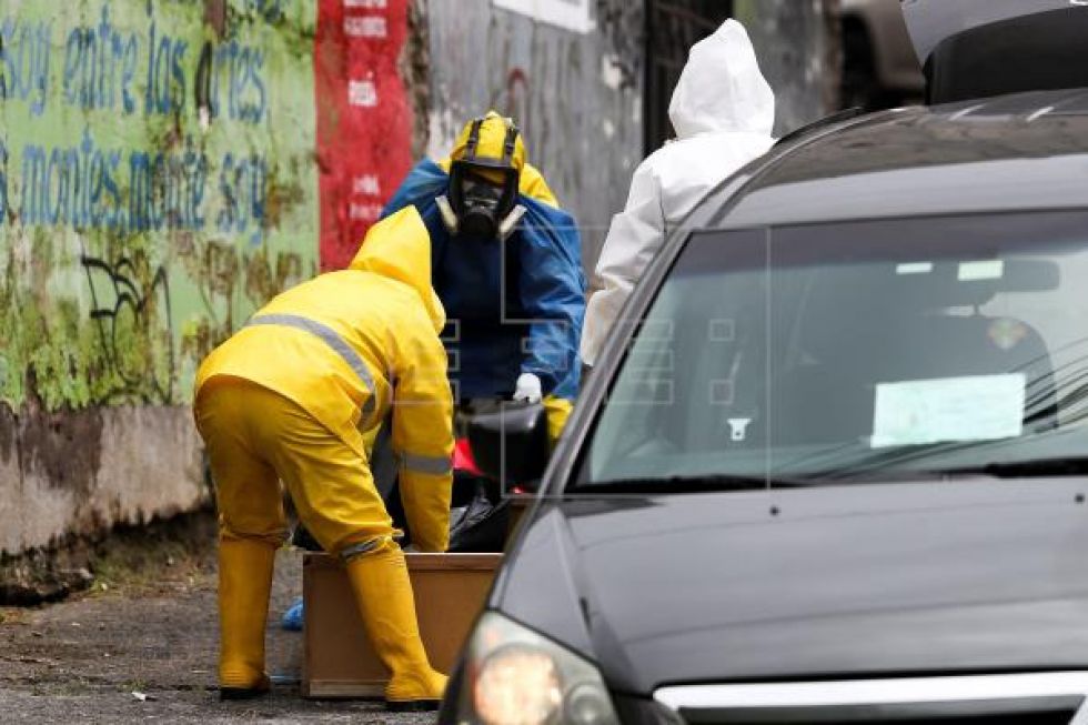 Un hombre de 65 años muere en una calle de Quito y levanta dudas sobre la cuarentena