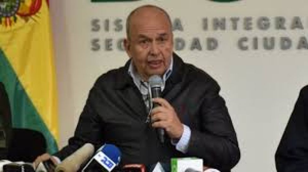 Campesinos de La Paz exigen la renuncia del ministro Arturo Murillo