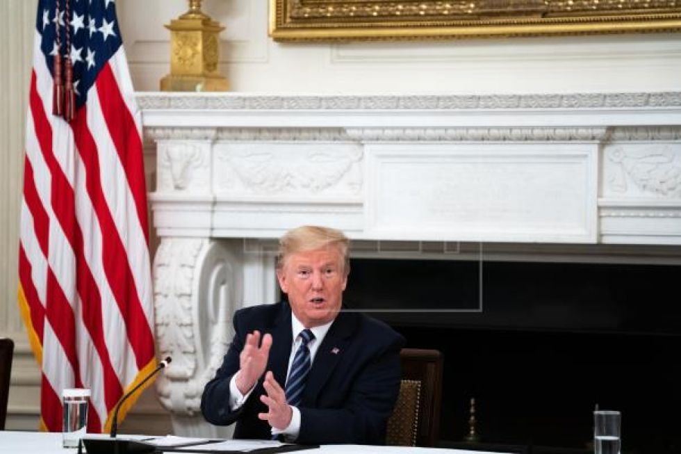 El coronavirus llega al círculo cercano a Trump al contagiarse una portavoz