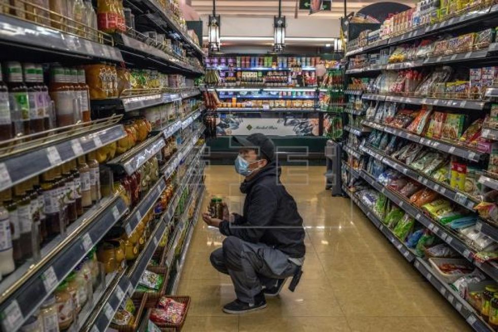 China mantiene a la baja tendencia de nuevos contagios con 1 caso "importado"